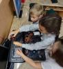 Premier jour d'informatique enfants et un ordinateur est en panne ! les enfants ont récupéré les composants utilisables et on tout assemblé dans un autre ordinateur